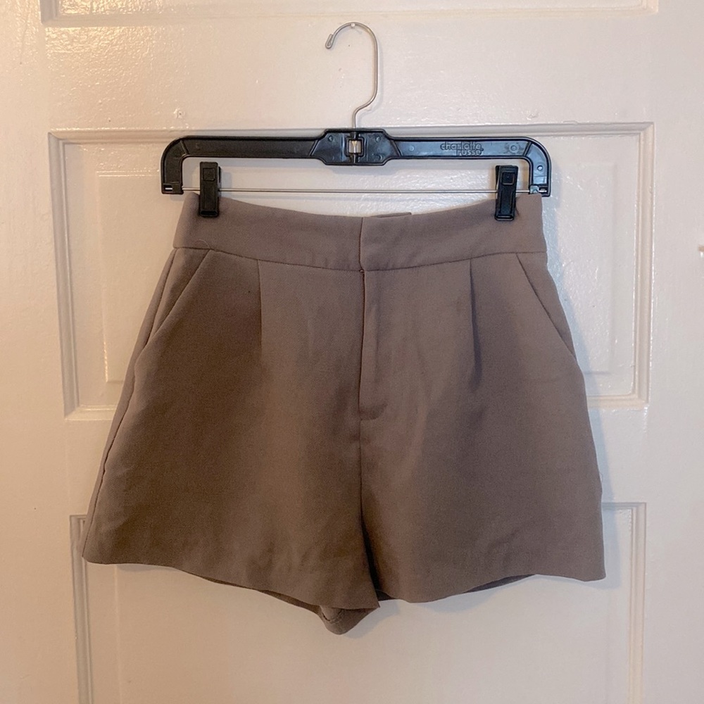 Grey shorts from Forever21, like new. Size M, great fit